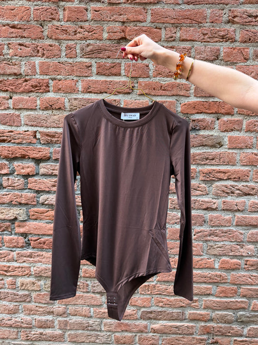 Body Faye Brown voor dames, donkerbruine aansluitende bodysuit met lange mouwen en ronde hals