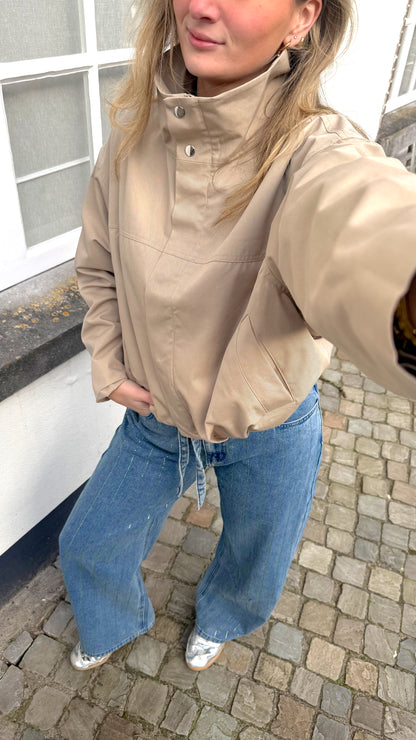 Jacket High Neck Beige voor dames