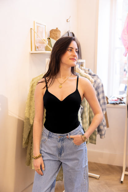 Top Yara Zwart voor dames