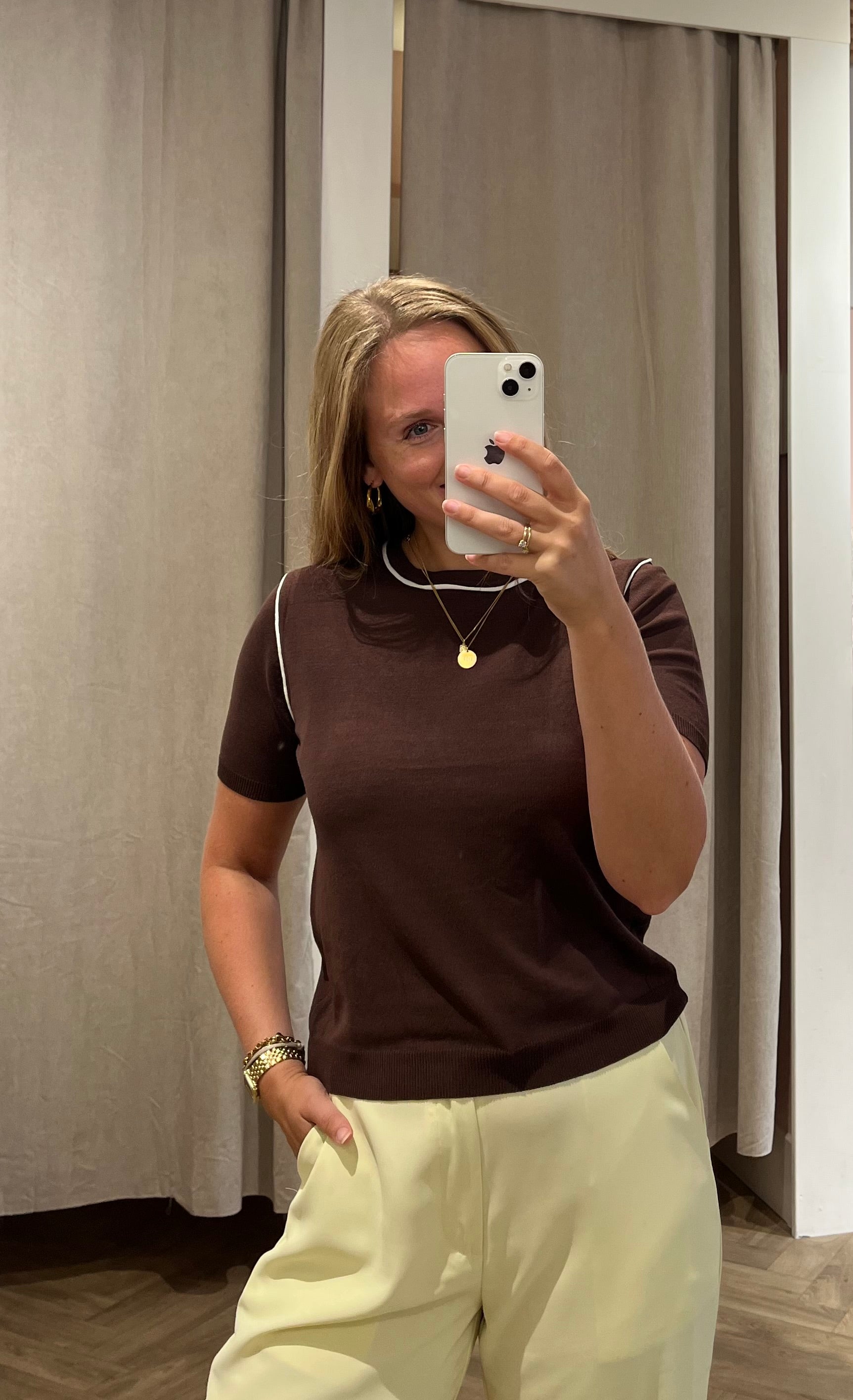 T-shirt Monica Bruin voor dames