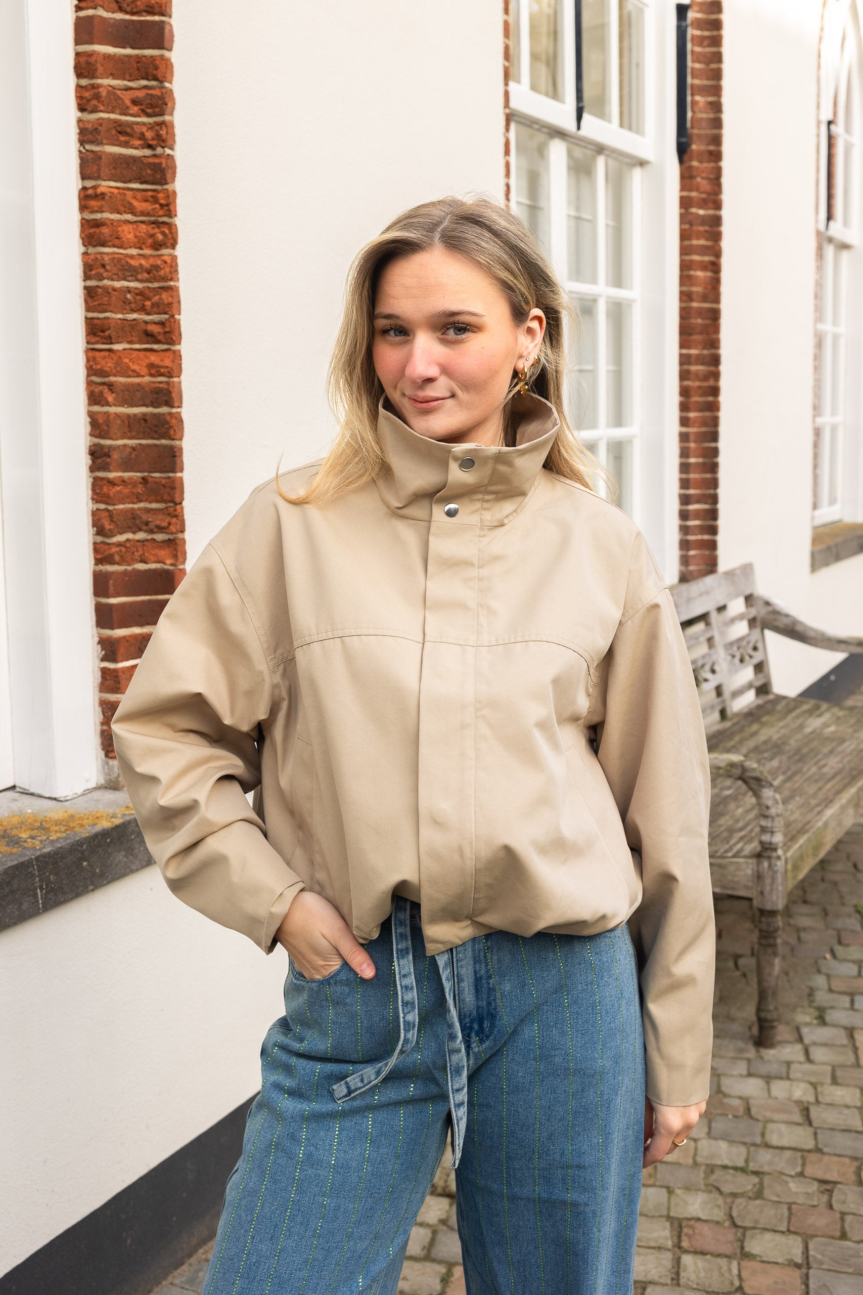 Jacket High Neck Beige voor dames